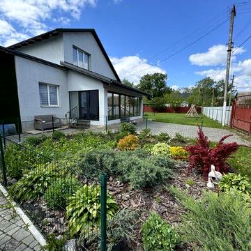 Свободный!Отдельностоящий двухэтажный дом!Свой двор!Есть генератор!