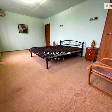 Довгострокова оренда 2к Квартира Грушевського Михайла вулиця