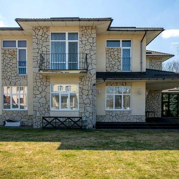 Лесі Українки, 40