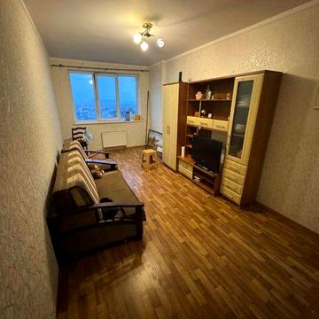 Сдается 1к квартира  ТРЦ Ретровіль