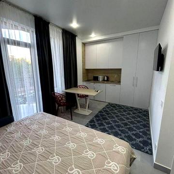 Аренда от месяца  новая студия Аркадия Родос 2 этаж балкон