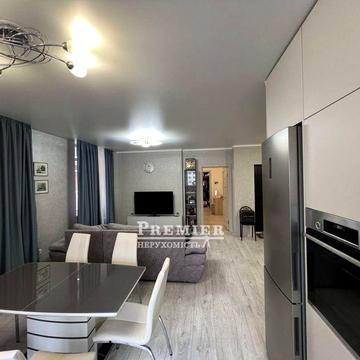 3-кімнатна квартира з гардеробною в сучасному. р-н Альтаїр