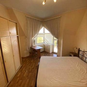 Продаж великої 2 кім. квартири