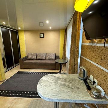 Студія з ремонтом і меблями