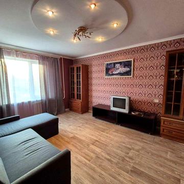 Продам 3-кімнатну квартиру на низькому поверсі