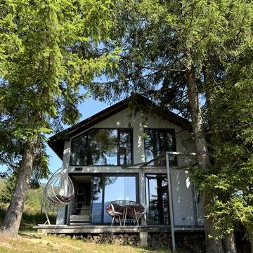 Будинок з видрм на Чорногору