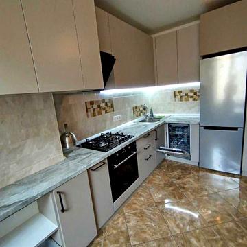 2 ком.кв-ра-новострой-Бочарова 56-газ-генератор-евро-закр.территория.