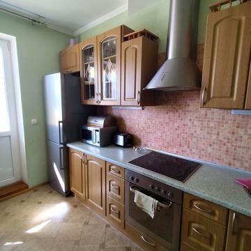 Анни Ахматової вул., 48