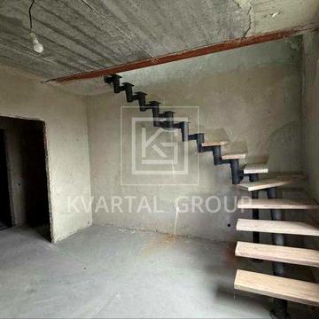 Продається двоповерхова квартира з чудовим видом на сосновий ліс.Центр ЖК Паркова Оселя