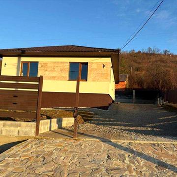 Новий одноповерховий будинок