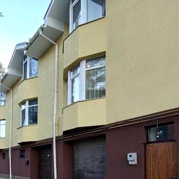 3 пов. таунхаус з гаражем 190.4 кв. м, 4 кімнати, вул. Рильского