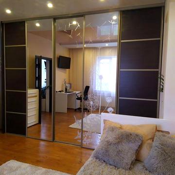 Будинок м.Острог (1/2 будинку) площею 70,5 кв.м + 9,5 с. землі