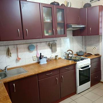 Оренда квартири на довгий термін  р-н Інститут  звязку.