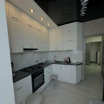 Оренда 2-х кімн з гаражем в ЦЕНТРІ 500$