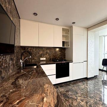 Класна квартира на Митниці в новобудові