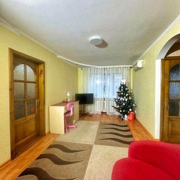 Продам квартиру 2к. + ГАРАЖ р-н Пруды