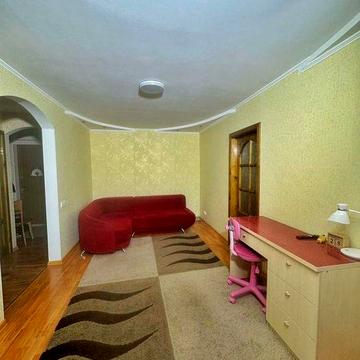 Продам квартиру 2к. + ГАРАЖ р-н Пруды