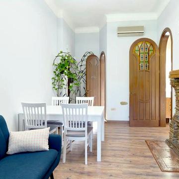 Продам 2 к.квартиру Подол Межигірська Контрактова площа -3 хв