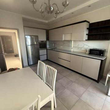 Здається довгостроково квартира з трьома спальнями в 37 Перлині