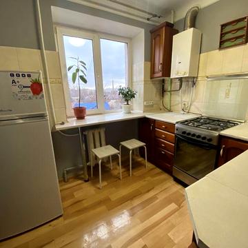 Оренда 2к квартири/ Українська/ Центр міста