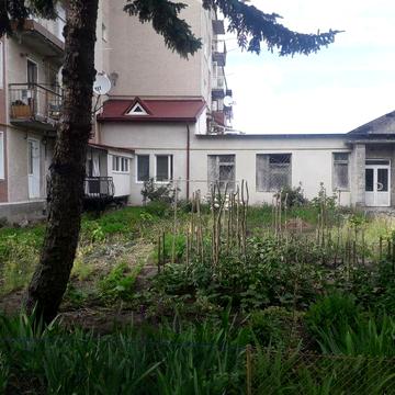 Породам квартиру 3 кімнатну 63кв