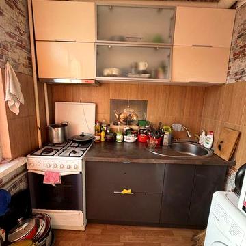 Продам 2 х комнатную квартиру.Залютина.