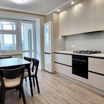 Оренда сучасної 2-кімн.кв. Київська-Тарнавського