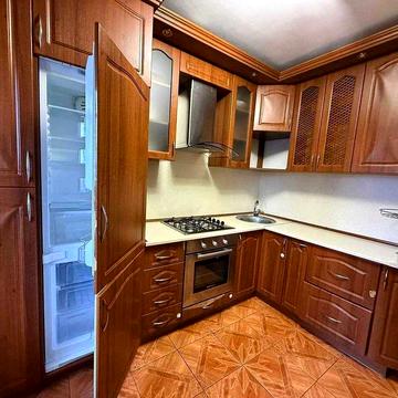 В оренду 1-кімнатна квартира  по вул. Металургів