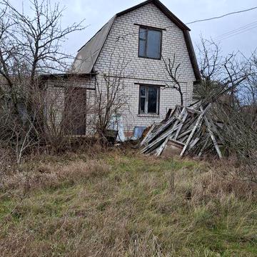 Продам дачний будинок в Чорнявці