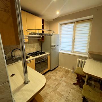 Батумська вул., 60