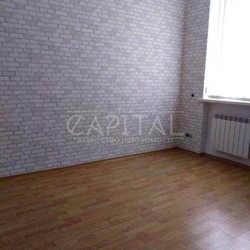 Продаж квартири на Подолі, вул. Оболонська