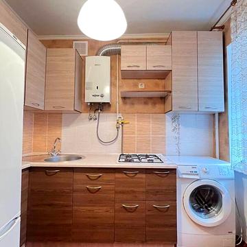 Довгострокова оренда 1к Квартира Гайдамацька (Струтинської) вулиця