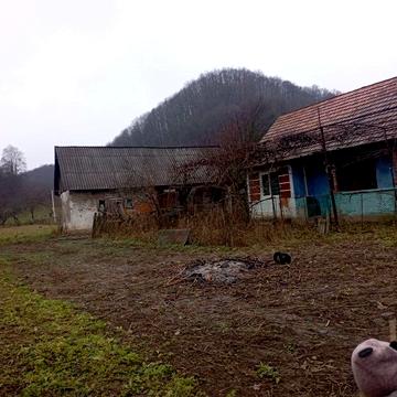 Продам будинок біля дороги  звоніт все по телефону що вас цікавить