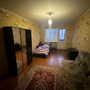 Продаж трикімнатної квартири з автономкою