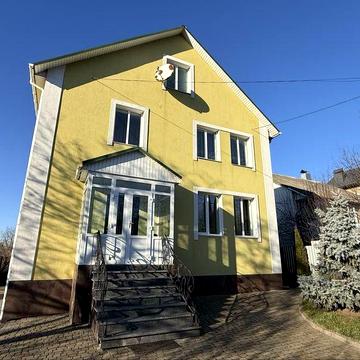 Продаж затишного та просторого будинку в районі Озерна