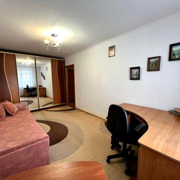 Оренда 2к кв з гарним ремонтом вул Виговського