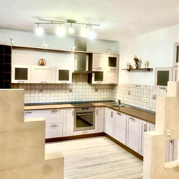 Без комісії. 1-к з окремою гардеробною (51кв.м). Незалежності,17.