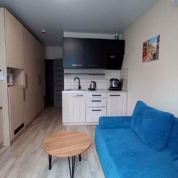 Лоцманський узвіз, 9