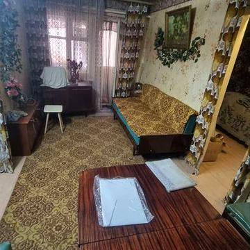 Продам 2х кімнатну квартиру и гараж  на Піонері по Тухачевського 14
