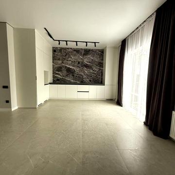 Таунхаус з ремонтом готовий до заселенню