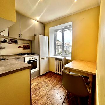 Верховної Ради бульв., 31