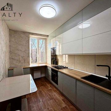 Двокімнатна квартира з ремонтом (р-н стадіону Славутич) 213-255-468