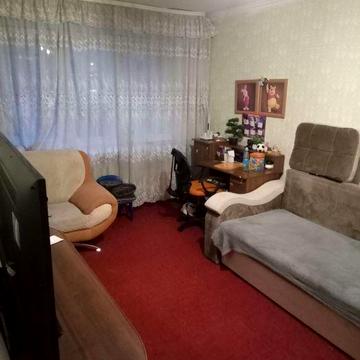 2км Квартира на Зарічанській , терміново до НР , не кутова 3/5 поверх