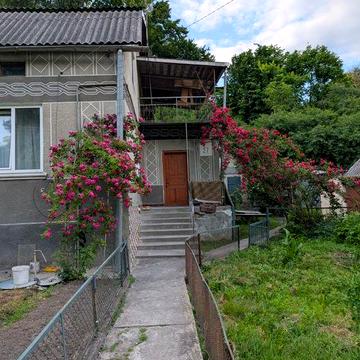 Здається в оренду 3-кімнатний будинок з власною територією та садом