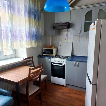 Оренда 1 к.крупногабаритної сталінки з АОЕ  Соцмісто