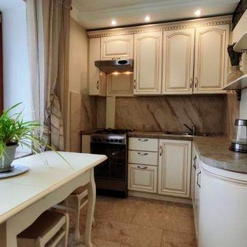 бульв Лесі Українки 3. Центр, програми розглянемо