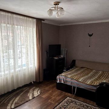 Продам Квартиру 2 кімнатна, 1 поверх . ЦЕНТР МІСТА , кутова !терміново