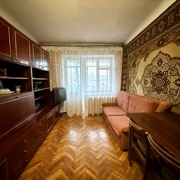 Продам двокімнатну квартиру по пр. Волі