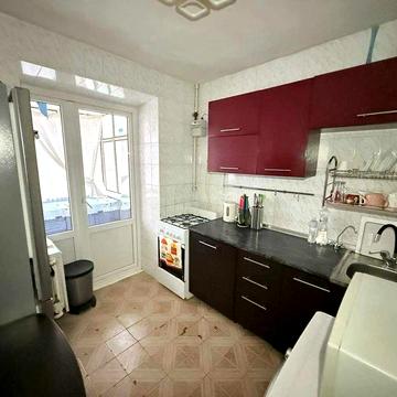 Продам 2 комнатную в Черемушках. Ремонт. 1 этаж