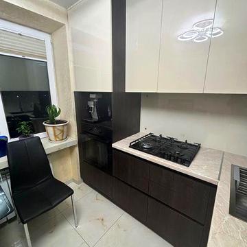 Продам 2 кімнатну  квартиру у луцьку